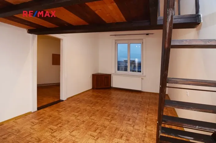 Pronájem bytu 2+1, Praha - Libeň, V mezihoří, 56 m2