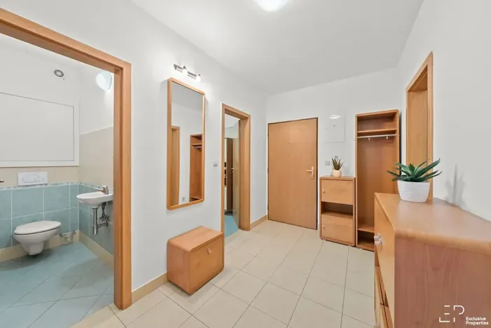 Pronájem bytu 2+kk, Praha - Bohnice, Ústavní, 59 m2