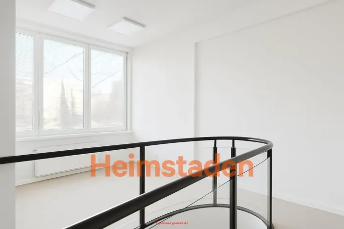 Pronájem kanceláře, Havířov - Město, nám. Republiky, 72 m2