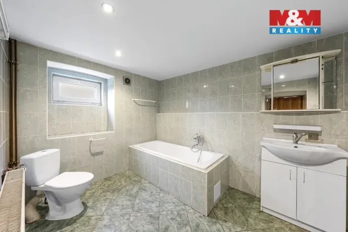 Prodej rodinného domu, Povrly - Roztoky, 202 m2