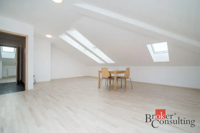 Pronájem bytu 2+kk, Kladno - Kročehlavy, Generála Selnera, 66 m2