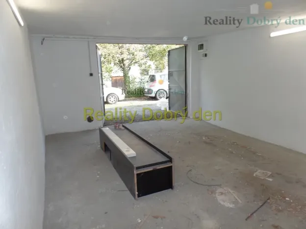 Pronájem garáže, Opava, Bochenkova, 25 m2