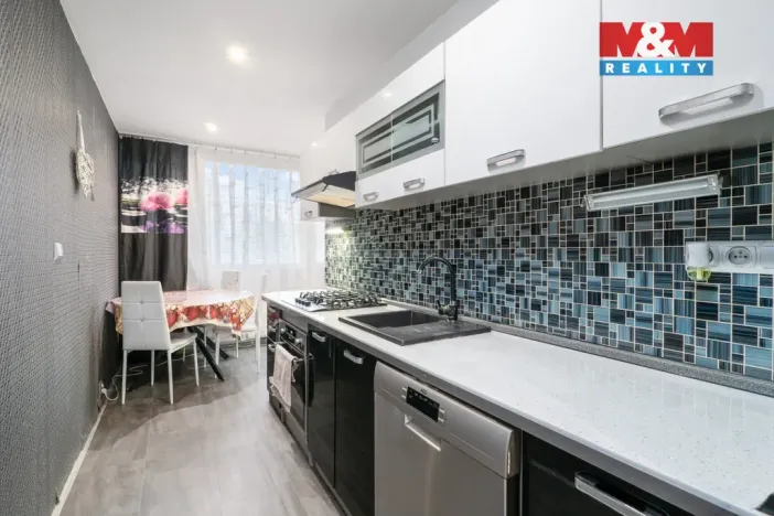 Prodej bytu 3+1, Teplice - Trnovany, Antala Staška, 81 m2