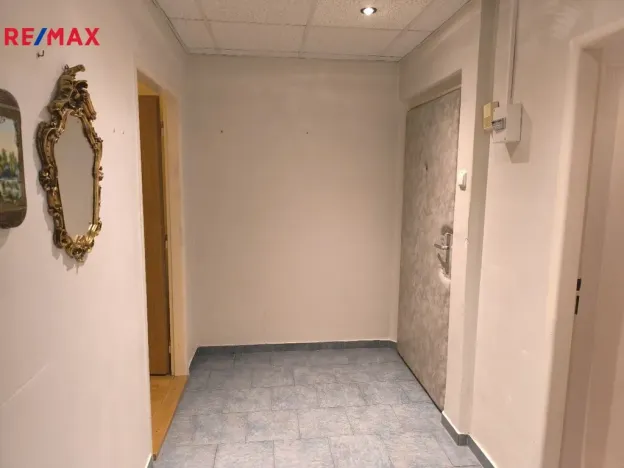 Pronájem bytu 2+1, Karlovy Vary, nábřeží Jana Palacha, 69 m2