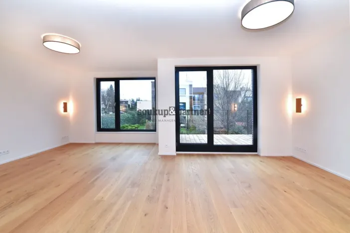 Pronájem rodinného domu, Praha - Háje, V Hájích, 220 m2