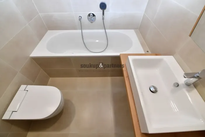 Pronájem rodinného domu, Praha - Háje, V Hájích, 220 m2