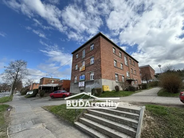 Pronájem kanceláře, Zlín, třída Tomáše Bati, 11 m2