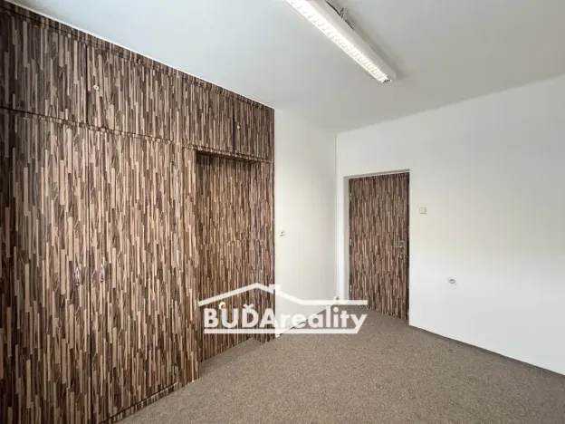 Pronájem kanceláře, Zlín, třída Tomáše Bati, 11 m2