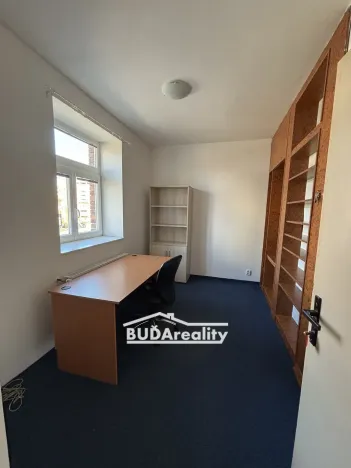 Pronájem kanceláře, Zlín, třída Tomáše Bati, 11 m2