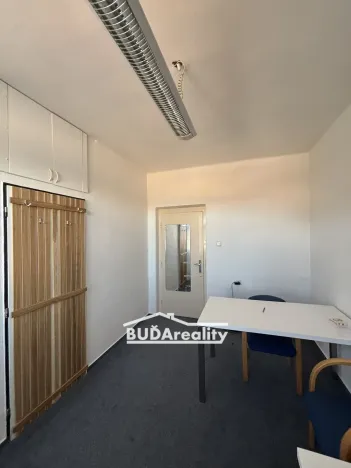 Pronájem kanceláře, Zlín, třída Tomáše Bati, 11 m2