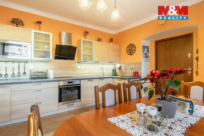 Prodej rodinného domu, Mimoň, nám. 1. máje, 120 m2