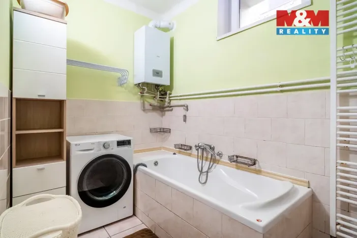 Prodej činžovního domu, Mimoň, nám. 1. máje, 120 m2