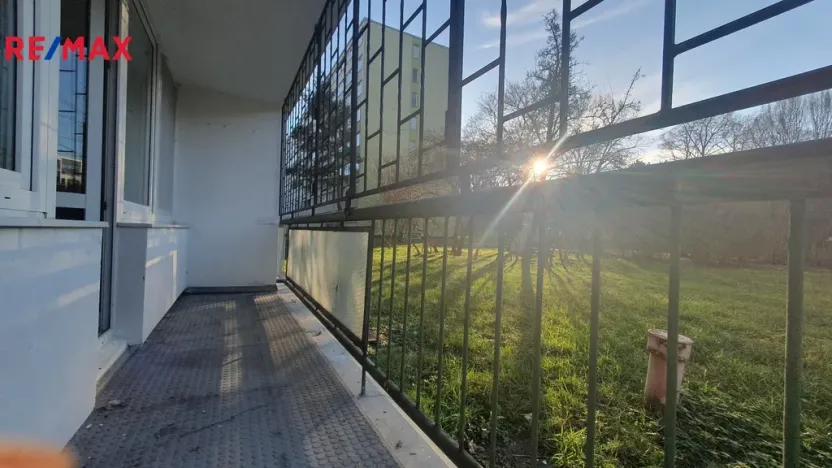 Pronájem bytu 1+kk, Praha - Karlín, Nekvasilova, 29 m2