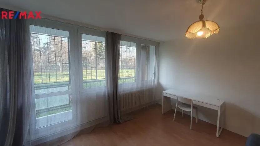 Pronájem bytu 1+kk, Praha - Karlín, Nekvasilova, 29 m2