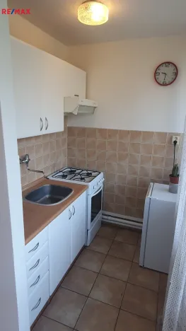 Pronájem bytu 1+kk, Praha - Karlín, Nekvasilova, 29 m2