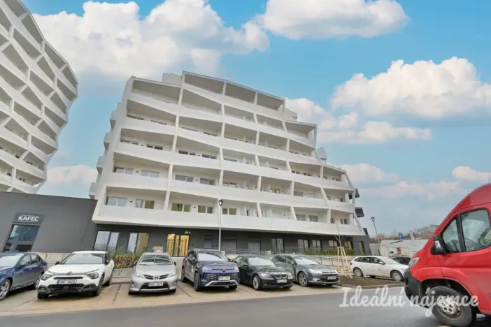 Pronájem bytu 1+kk, Brno, Komárovská, 29 m2