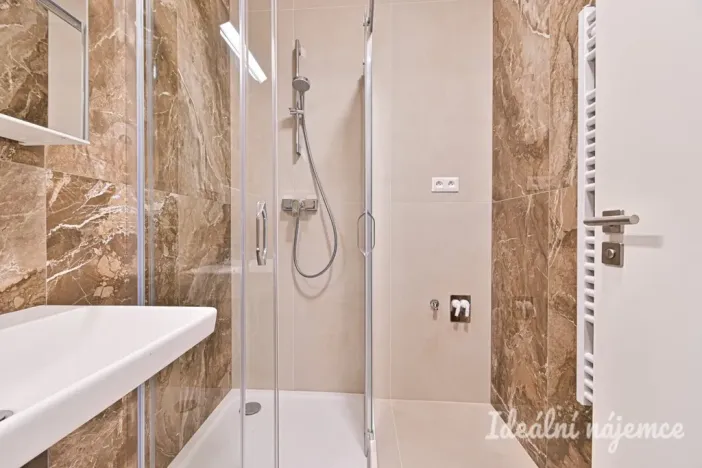 Pronájem bytu 1+kk, Brno - Komárov, Komárovská, 29 m2