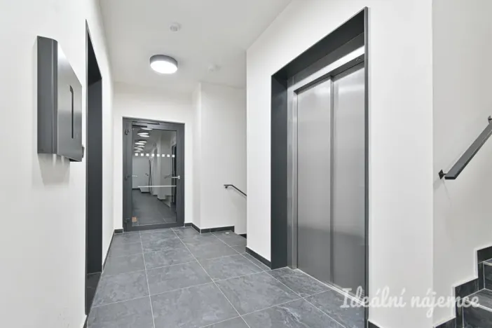 Pronájem bytu 1+kk, Brno - Komárov, Komárovská, 29 m2