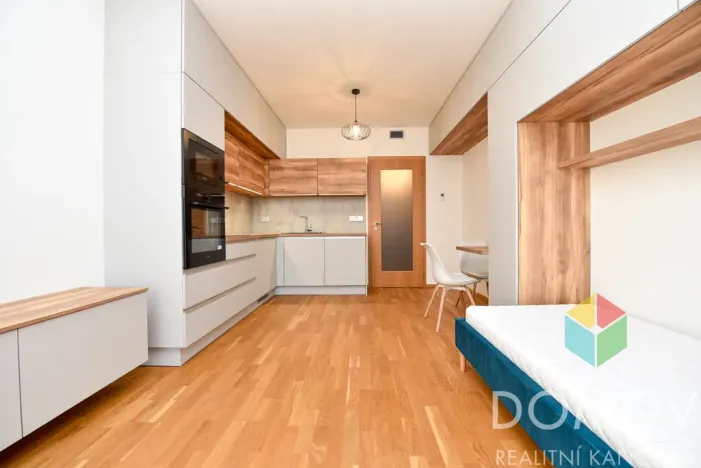 Pronájem bytu 1+kk, Praha - Vysočany, Smržových, 33 m2