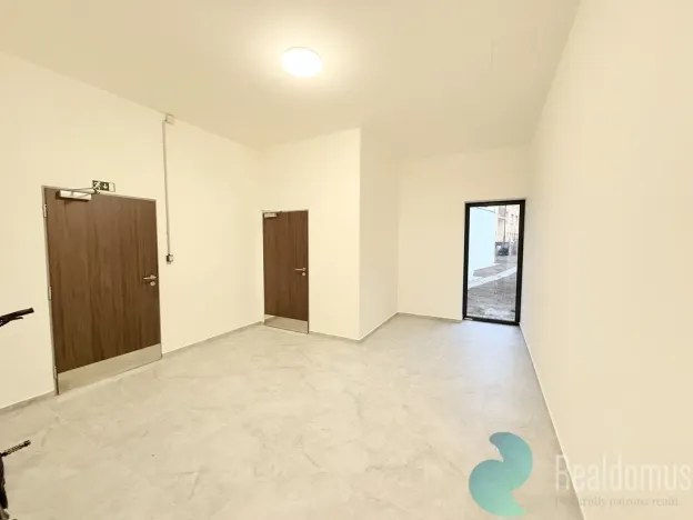 Pronájem bytu 1+kk, České Budějovice, Dobrovodská, 31 m2