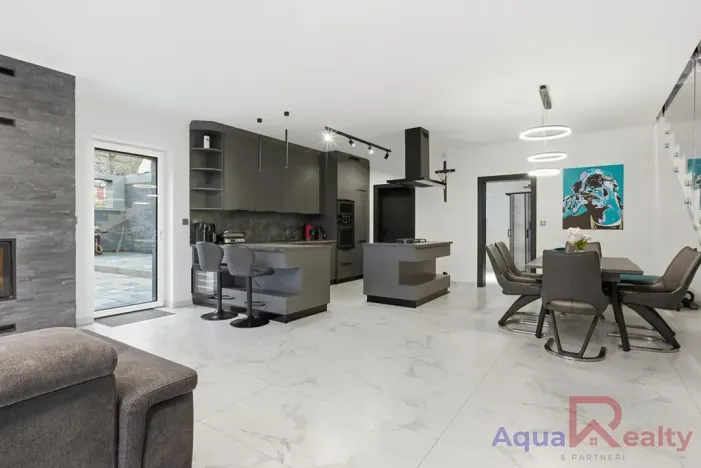 Prodej rodinného domu, Karlovy Vary, 180 m2