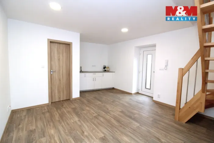 Pronájem kanceláře, Měšice, Revoluční, 43 m2