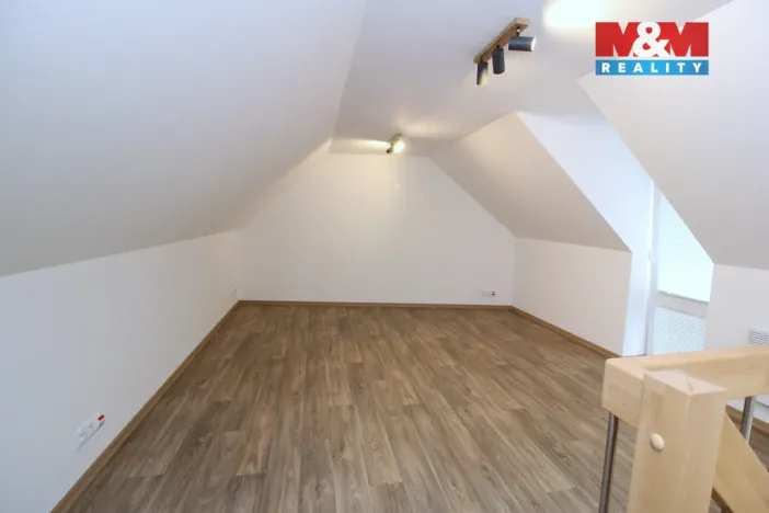 Pronájem kanceláře, Měšice, Revoluční, 43 m2