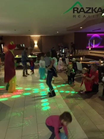 Pronájem obchodního prostoru, Planá, Nádražní, 720 m2