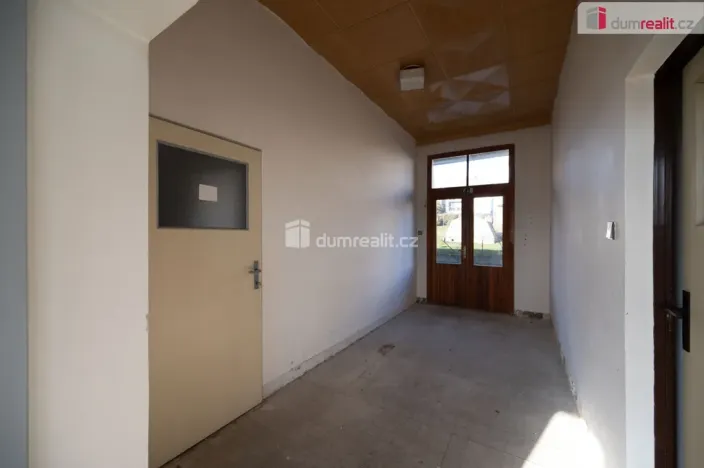 Pronájem výrobních prostor, Vacov - Vlkonice, 1895 m2