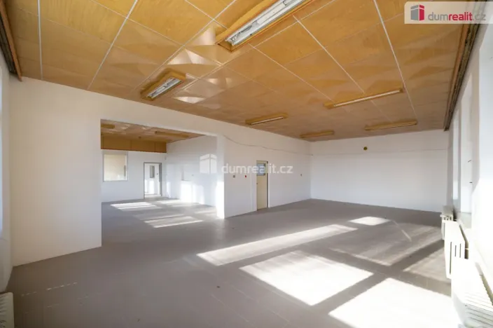 Pronájem výrobních prostor, Vacov - Vlkonice, 1895 m2