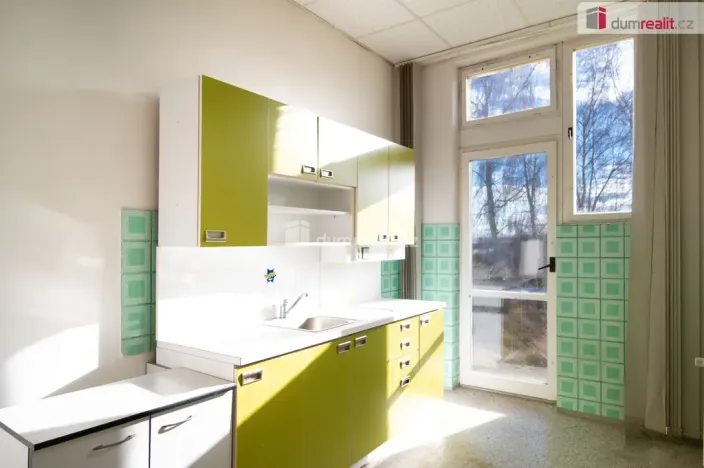 Pronájem výrobních prostor, Vacov - Vlkonice, 1895 m2