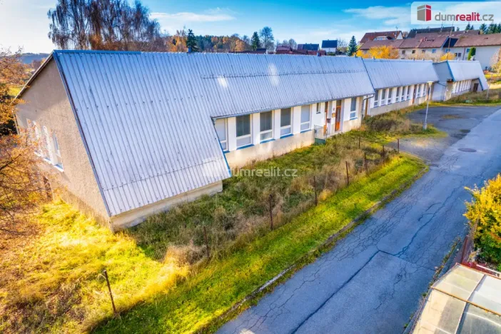 Pronájem výrobních prostor, Vacov - Vlkonice, 1895 m2