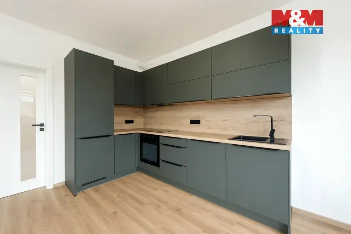 Pronájem bytu 2+kk, Praha, U jízdárny, 50 m2