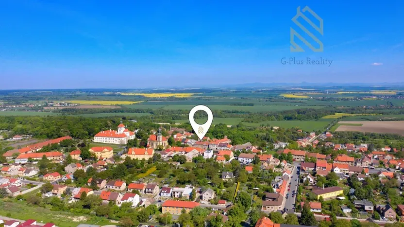 Prodej vícegeneračního domu, Smečno, nám. T. G. Masaryka, 779 m2