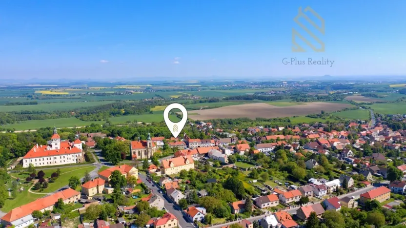 Prodej vícegeneračního domu, Smečno, nám. T. G. Masaryka, 779 m2