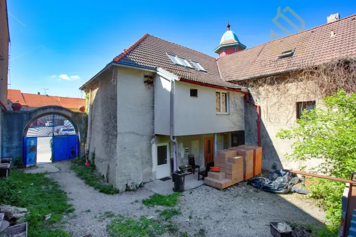 Prodej vícegeneračního domu, Smečno, nám. T. G. Masaryka, 779 m2