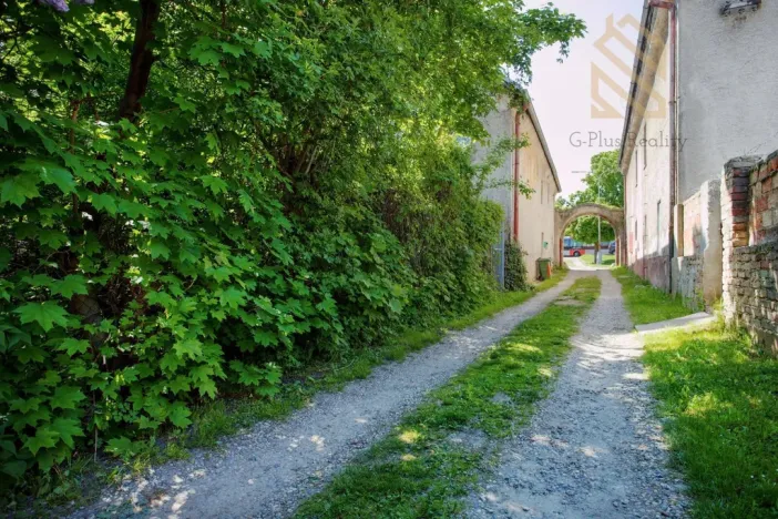 Prodej vícegeneračního domu, Smečno, nám. T. G. Masaryka, 779 m2