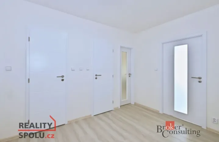 Pronájem bytu 3+1, Praha - Libeň, Přádova, 79 m2