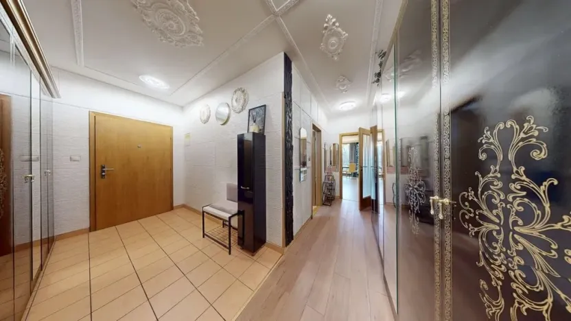 Prodej bytu 2+kk, Karlovy Vary, Na Vyhlídce, 68 m2