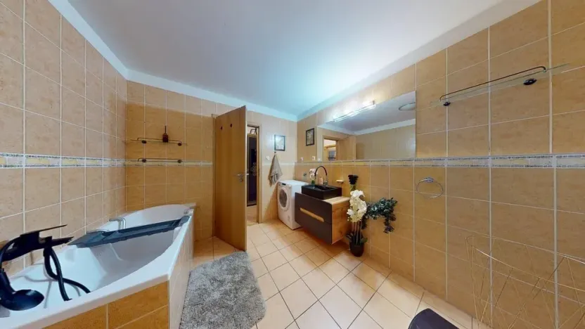 Prodej bytu 2+kk, Karlovy Vary, Na Vyhlídce, 68 m2