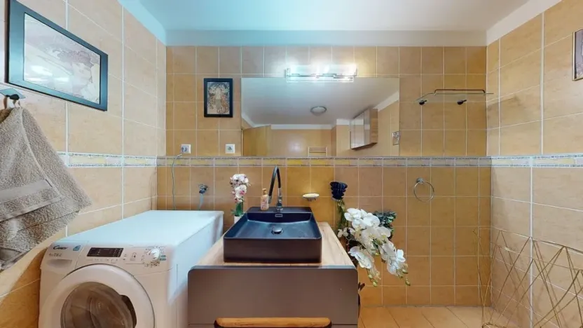 Prodej bytu 2+kk, Karlovy Vary, Na Vyhlídce, 68 m2