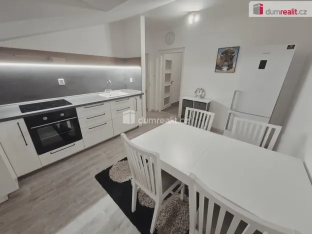 Pronájem bytu 2+1, Hoštka - Kochovice, Lužická, 57 m2