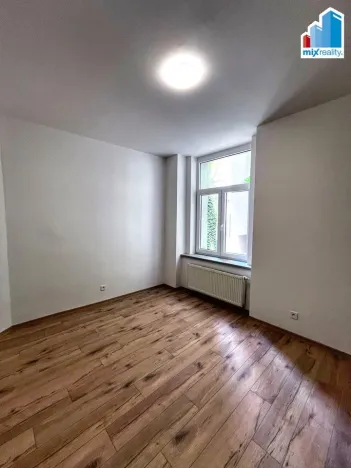 Pronájem bytu 2+kk, Plzeň - Jižní Předměstí, náměstí T. G. Masaryka, 40 m2