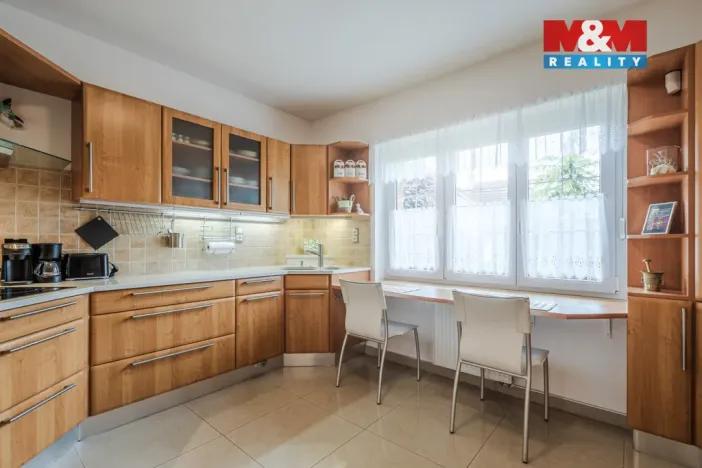 Prodej rodinného domu, Týnec nad Labem - Vinařice, 300 m2