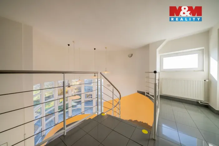 Prodej výrobních prostor, Žďár, 1089 m2