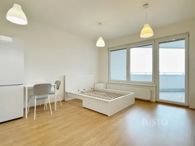 Pronájem bytu 1+kk, Praha, Modenská, 28 m2
