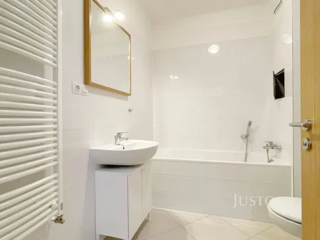 Pronájem bytu 1+kk, Praha, Modenská, 28 m2