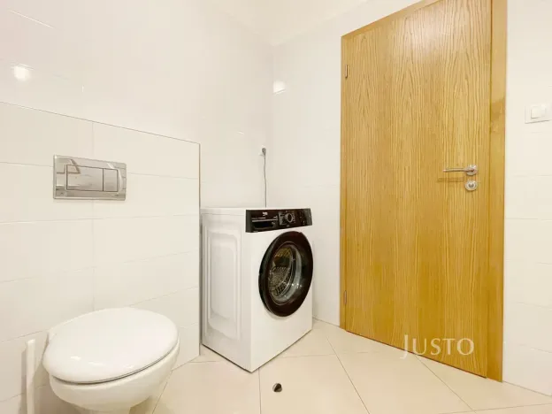 Pronájem bytu 1+kk, Praha, Modenská, 28 m2