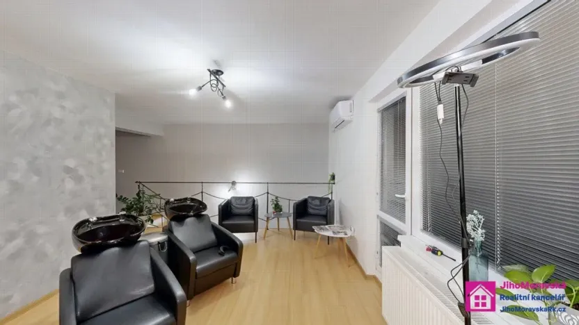 Pronájem obchodního prostoru, Břeclav, Smetanovo nábřeží, 78 m2