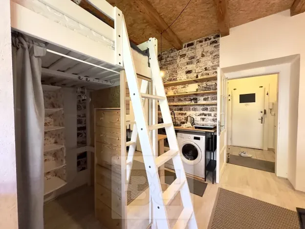 Pronájem bytu 1+kk, Praha - Vinohrady, Na Folimance, 28 m2